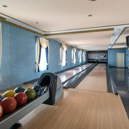Bibic Es Tueskevar Etterem Es Horgaszto Hotel 3*