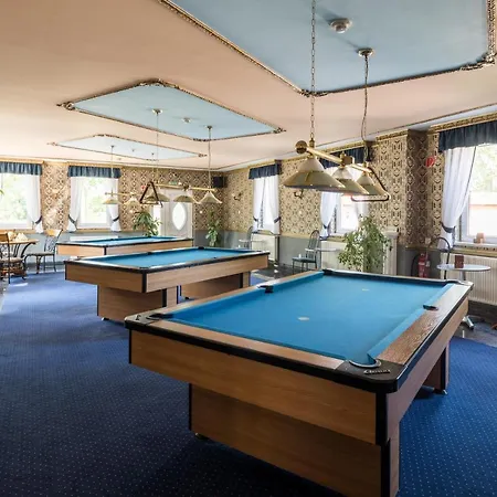 Bibic Es Tueskevar Etterem Es Horgaszto 3*