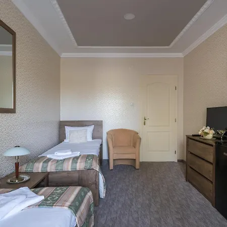Bibic Es Tueskevar Etterem Es Horgaszto Hotel Nyíregyháza