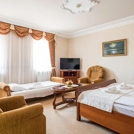 Bibic Es Tueskevar Etterem Es Horgaszto Hotel Nyiregyhaza