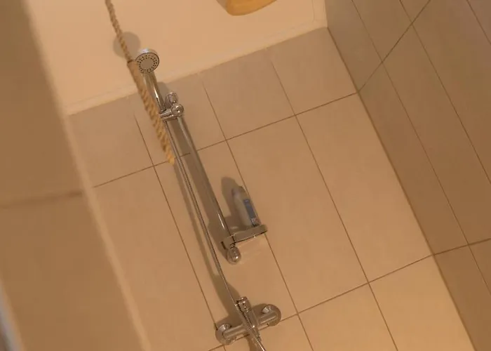 Hotel Bibic Es Tueskevar Etterem Es Horgaszto