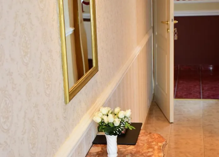 Bibic Es Tueskevar Etterem Es Horgaszto Hotel