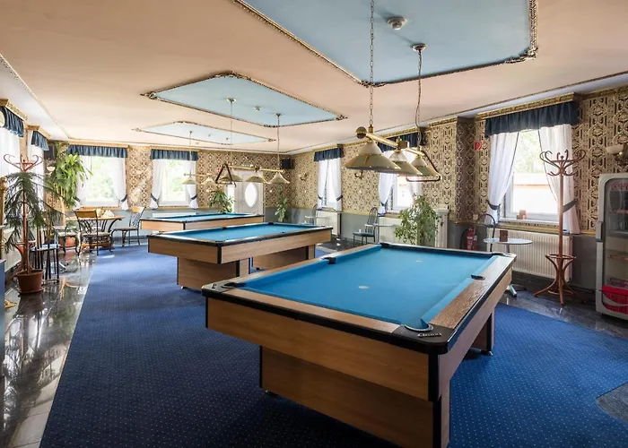 Bibic Es Tueskevar Etterem Es Horgaszto 3*