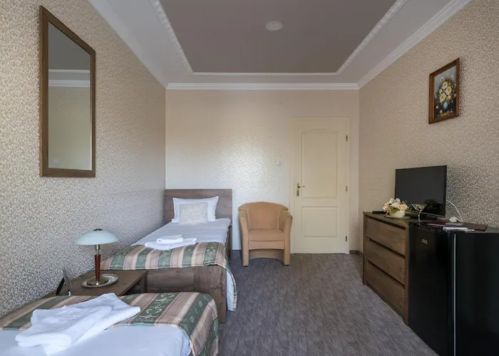 Bibic Es Tueskevar Etterem Es Horgaszto Hotel Nyíregyháza