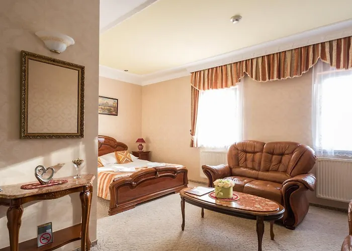 Bibic Es Tueskevar Etterem Es Horgaszto Hotel