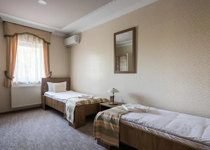 Hotel Bibic Es Tueskevar Etterem Es Horgaszto